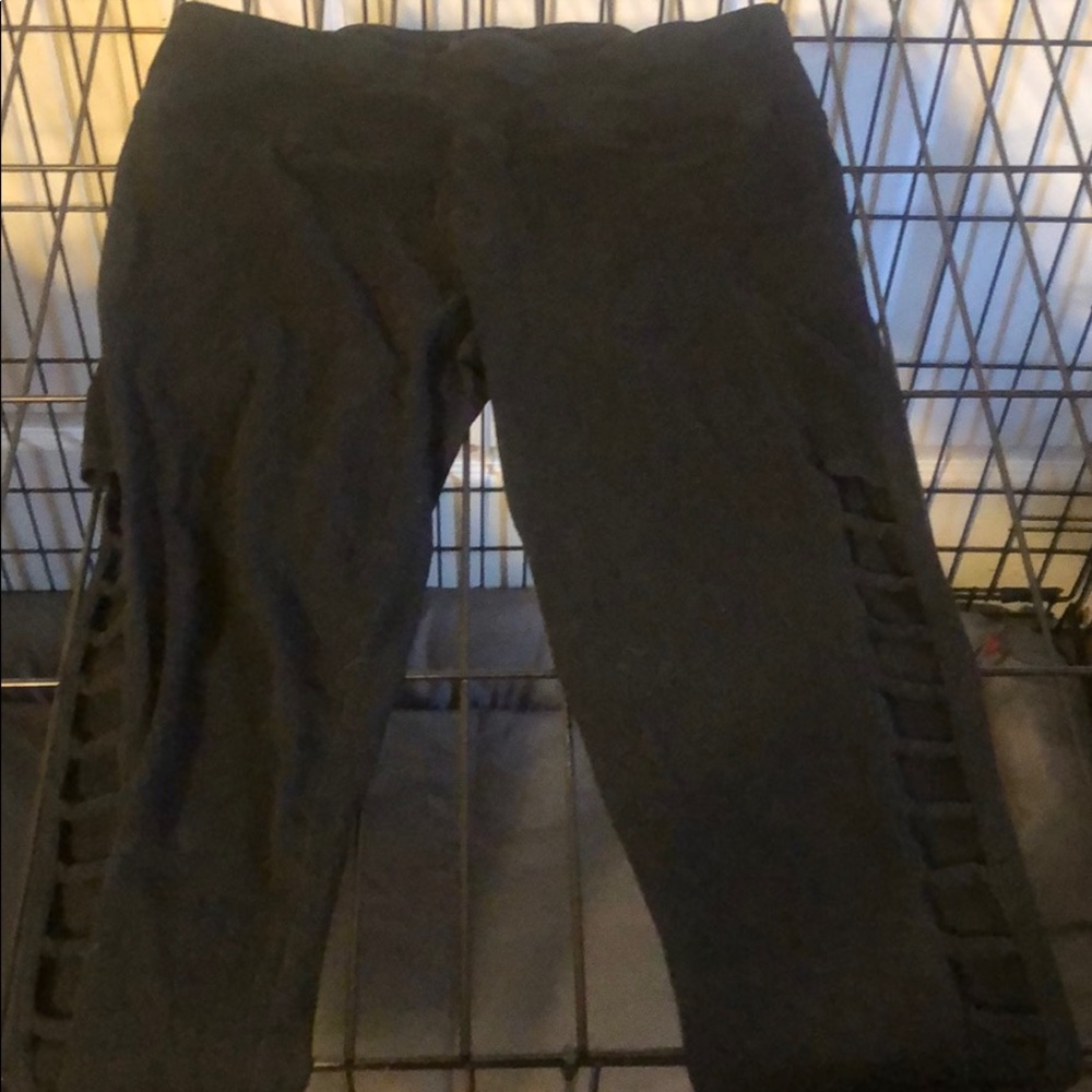 Betsey Johnson small black Capri workout pants